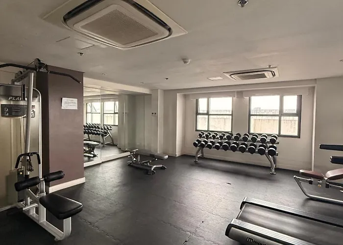Aparthotel Skyline Luxe - Affordable Staycation